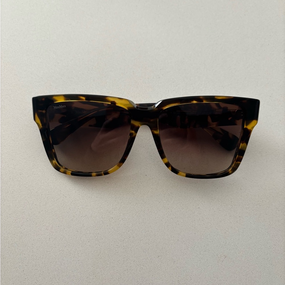 MaxMara Tortoiseshell Polarized Sunglasses with Gradient Brown Lenses - New